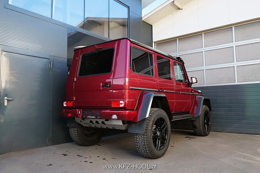 Mercedes-Benz G500 4X4² Image 2