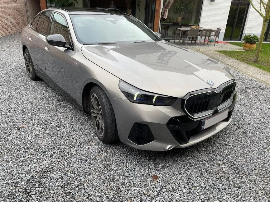 BMW i5 eDrive40 Image 3