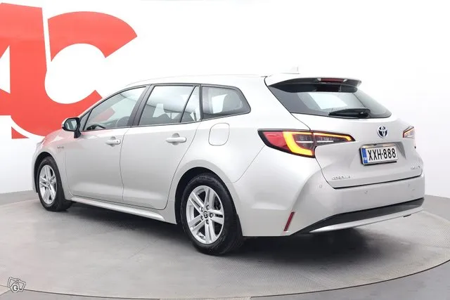 Toyota Corolla Touring Sports 1,8 Hybrid Active - / 1-OMISTAJA / TUTKAT ETEEN JA TAAKSE / LOHKO JA SISÄP / PKAMERA / ADAPT VAKKARI / Image 3